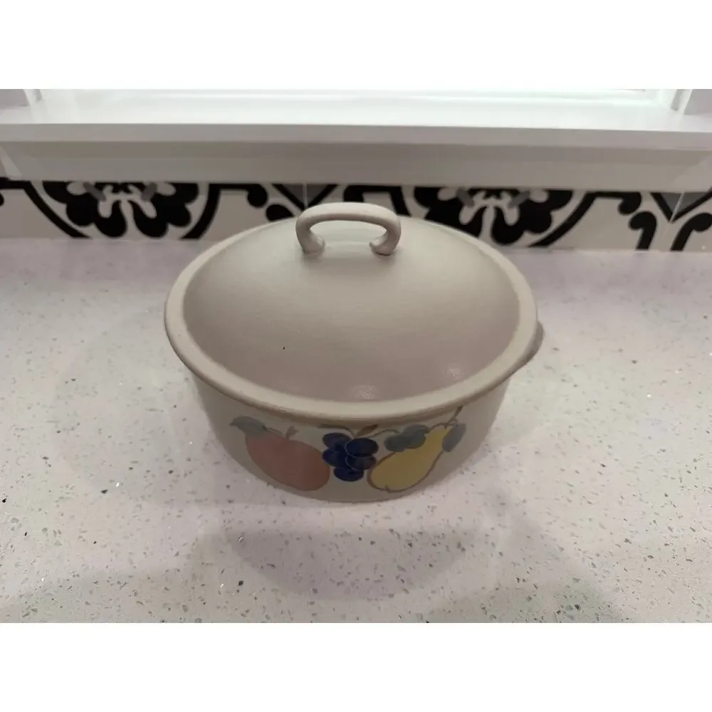 Chatham Pottery 1.5qt Country Harvest Crock w/ Lid